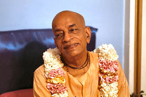 Guru-Praṇām-Mantra